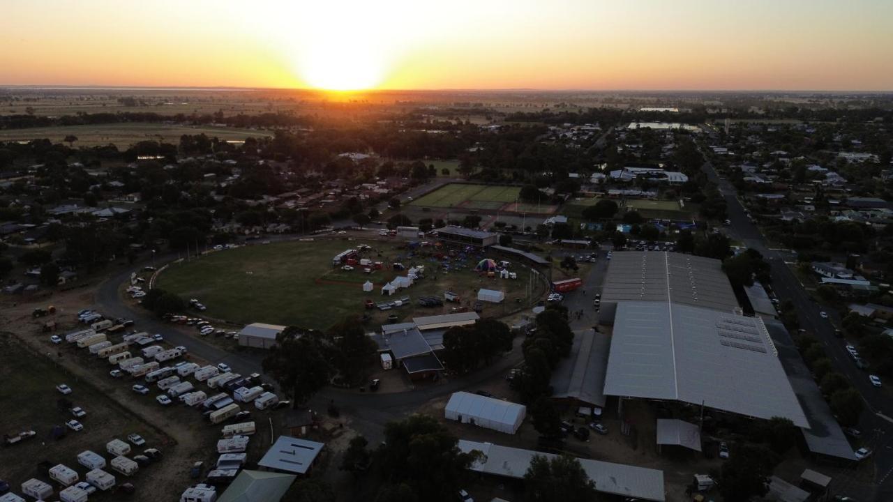 Tatura Country Motel Buitenkant foto