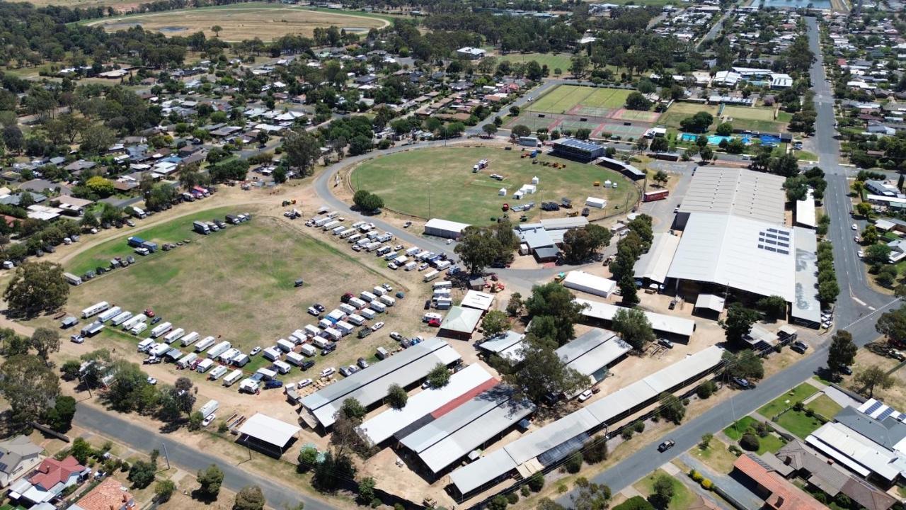 Tatura Country Motel Buitenkant foto